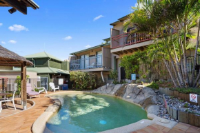 BEACHBREAK - 100m to beach - sleeps 6